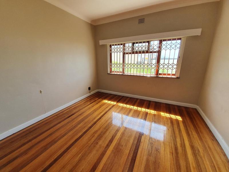 To Let 4 Bedroom Property for Rent in University Estate Western Cape